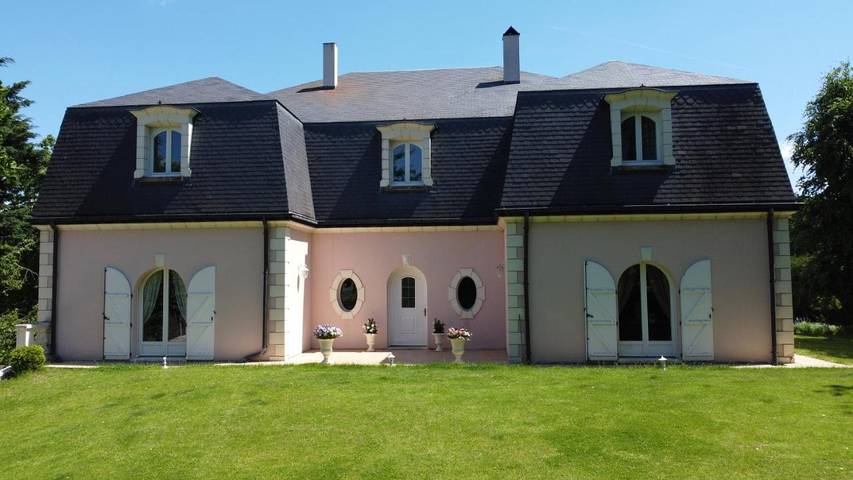 Appartement de vacances pour 2 personnes, avec Terrasse et Jacuzzi ainsi que Jardin et Piscine