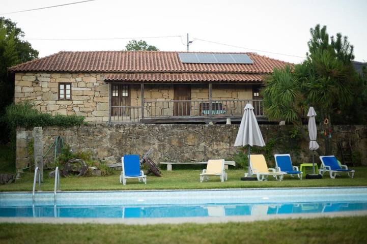 Gîte pour 8 personnes, avec vue ainsi que piscine et jardin, animaux acceptés dans Carvalhais