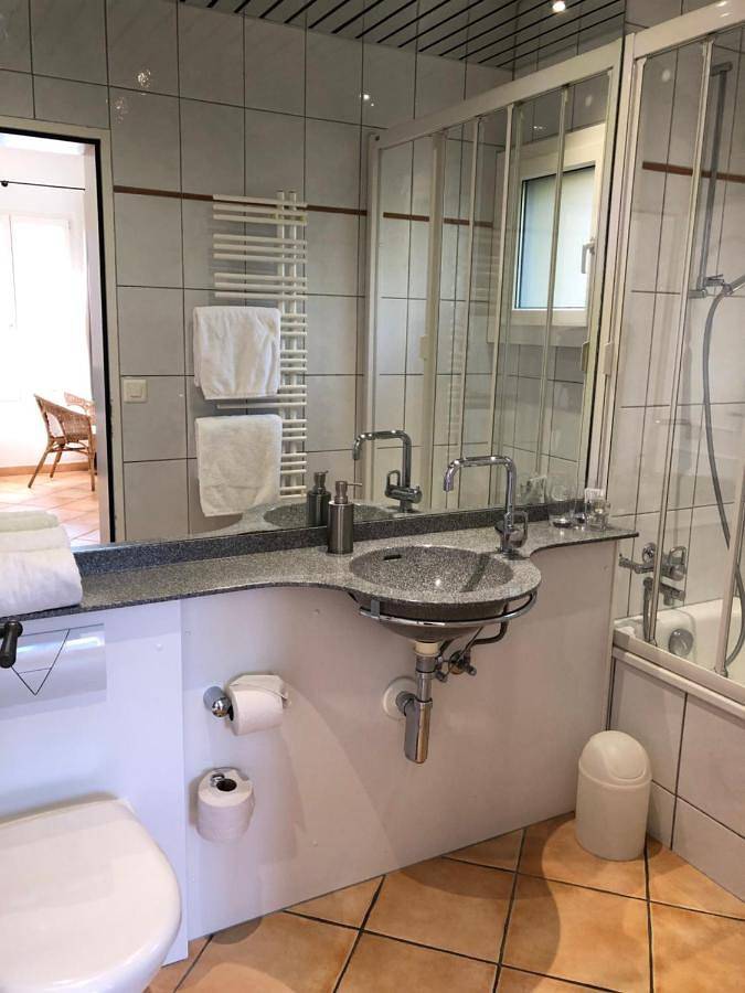 B&B für 2 Personen, mit Garten und Seeblick sowie Ausblick in der Schweiz - 3