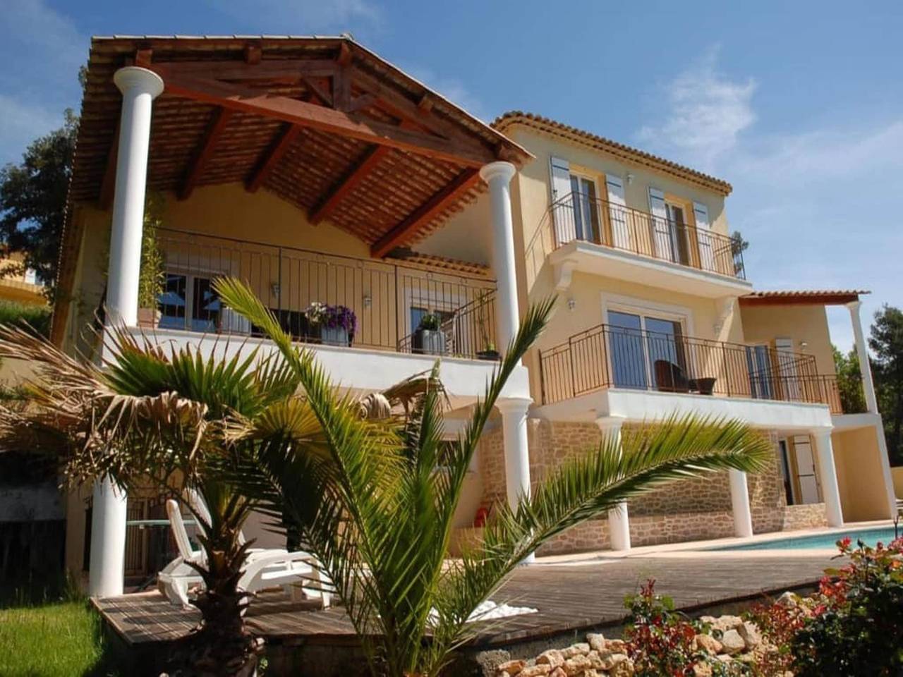 Casa de vacaciones con y vistas a la naturaleza. in Bagnols-en-Forêt, Costa mediterránea (Francia)