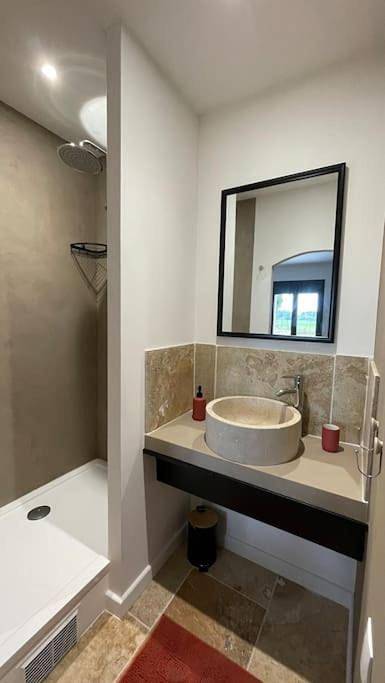 Gîte pour 2 personnes, avec terrasse et vue à Lamotte-du-Rhône - 4