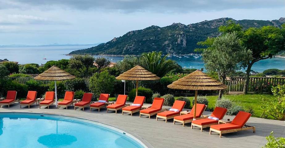 Hôtel pour 3 personnes, avec Balcon et Terrasse ainsi que Jardin et Piscine