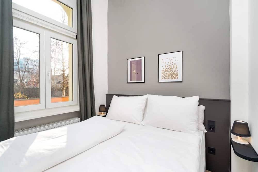 Ganze Wohnung, 2-Bedroom Apartment (80sqm) with a balcony(4) in Wedding Berlin, Berlin