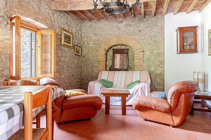 Cottage 'Vinombrosa' con piscina privata, Wi-Fi e aria condizionata in Chianni, Costa degli Etruschi