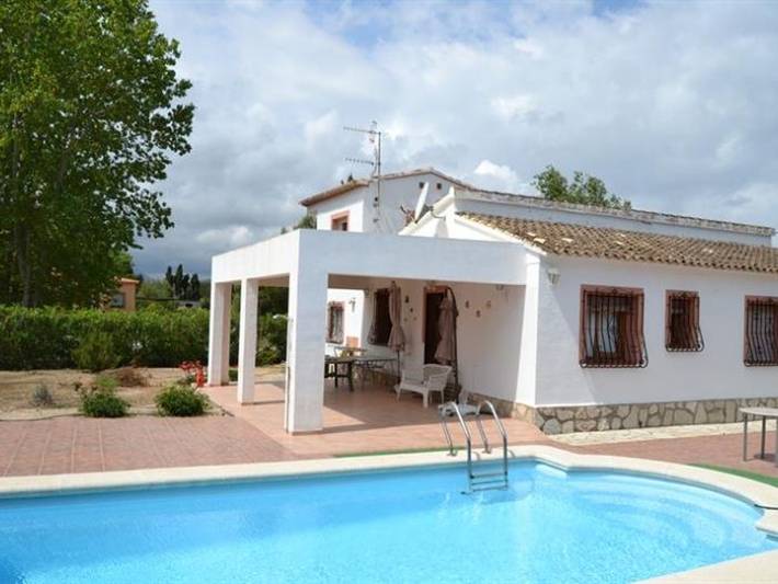 Villa für 6 Personen, mit Terrasse und Garten in Oliva