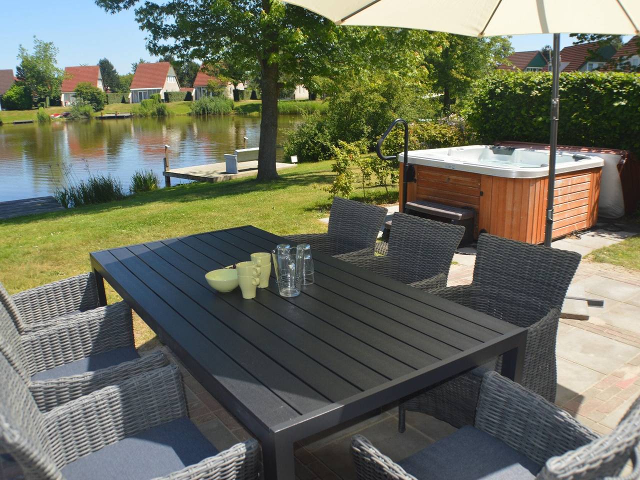 Luxe woning met sauna, buitenspa en waterfiets in Vlagtwedde, Provincie Groningen