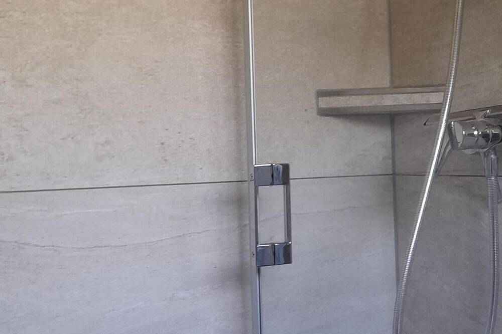 Findling Haus - Ferienhaus, Dusche, Wc, 2 Schlafräume in Leinsweiler, Trifelsland