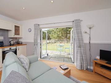Log Cabin for 2 People in Highlands, Scotland, Photo 2