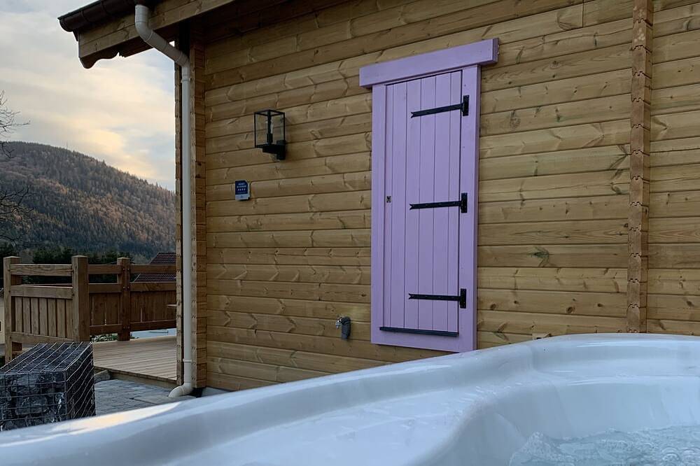 L'Elégance 4* - Jacuzzi - 4 personnes in Rochesson, Parc naturel régional des Ballons des Vosges