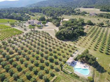 Chambre d’hôte pour 3 personnes, avec piscine ainsi que vue et jardin à Lauris