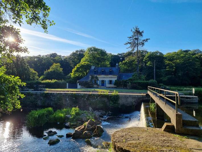 Location de vacances pour 6 personnes, avec Terrasse ainsi que Jardin et Vue à Cléden-Poher