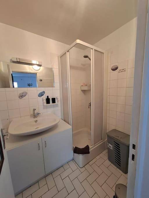Appartement entier, Le gîte de Gabriel - studio in Saint-Martin-d'Ablois, Marne