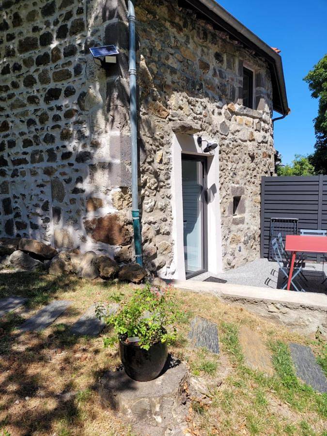 Gîte pour 3 personnes, avec vue et jardin à Orcines - 3