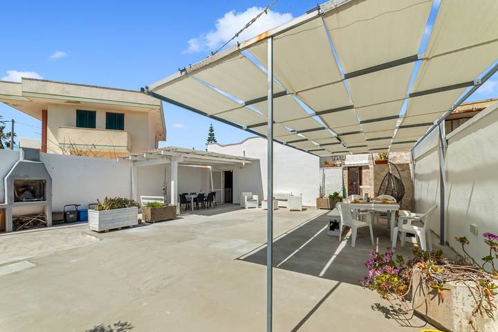 Villa pour 8 personnes, avec vue sur l’océan et terrasse, adapté aux familles à Lecce