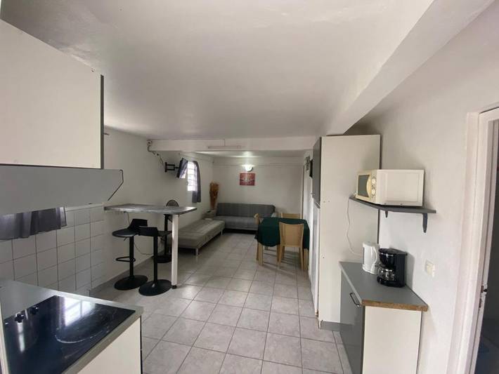 Gîte pour 3 personnes, avec terrasse à Petit-Canal - 2