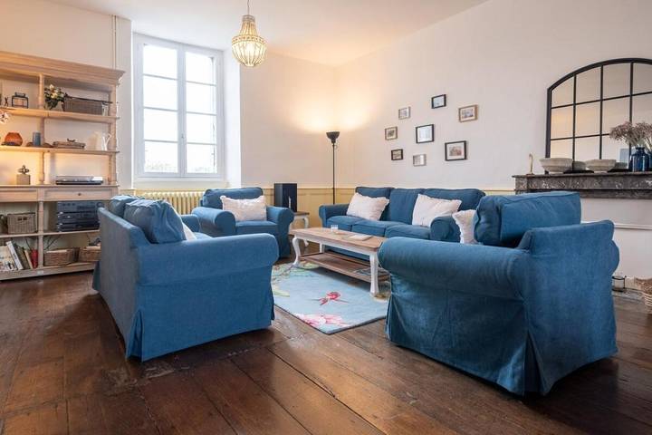 Location de vacances pour 9 personnes, avec Jardin à Châteaubourg