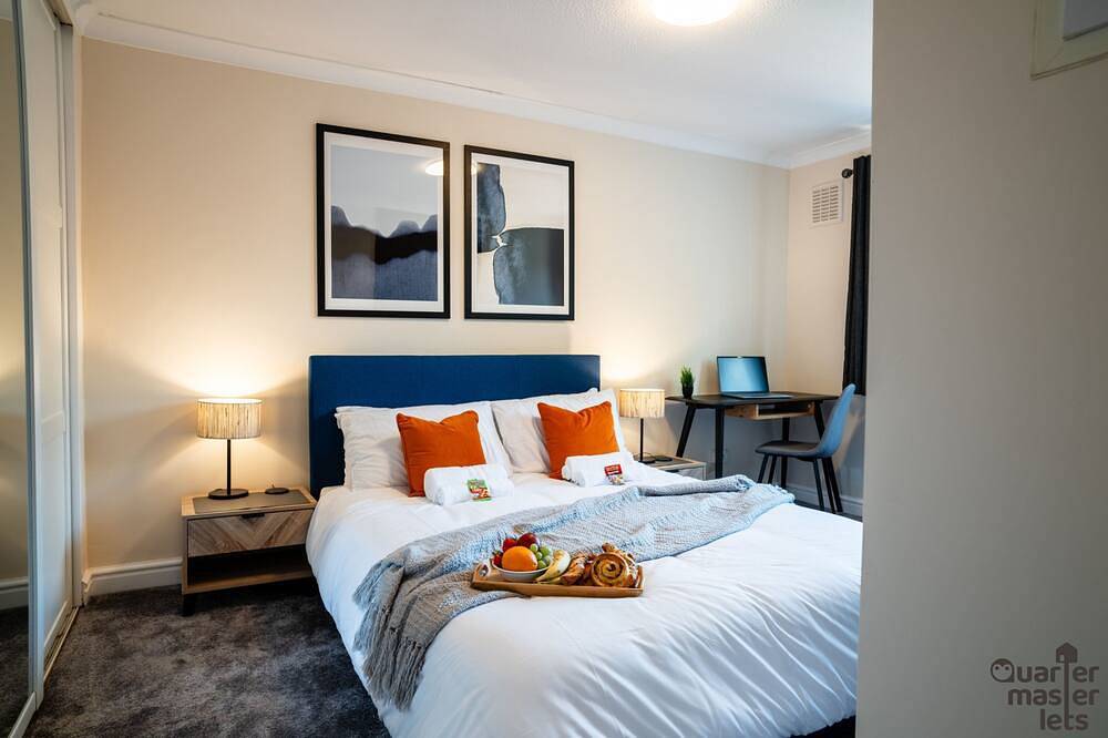 3x Bedroom House (Sleeps 6x) in Warwick, Warwickshire