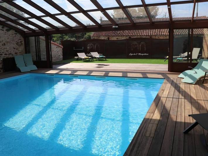 Gîte pour 6 personnes, avec Terrasse ainsi que Jardin et Piscine