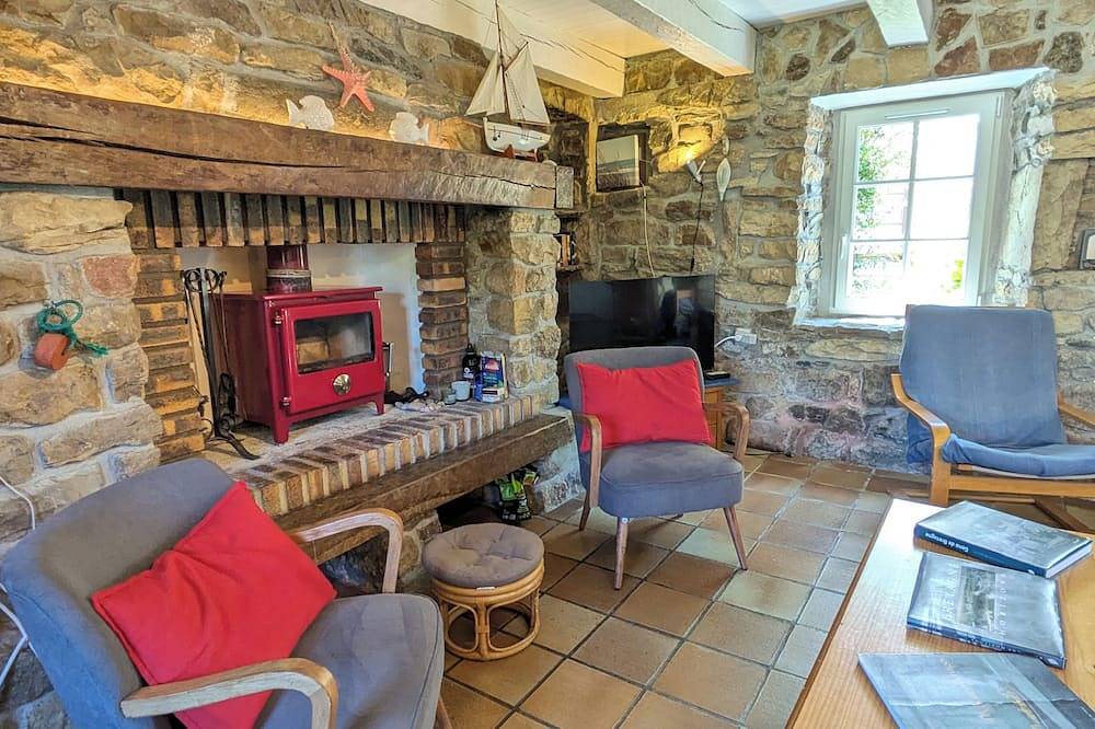 Plage à pied au calme, 3 chambres ,  6 personnes, Wifi gratuit et rapide (Fibre) in Crozon, Iroise