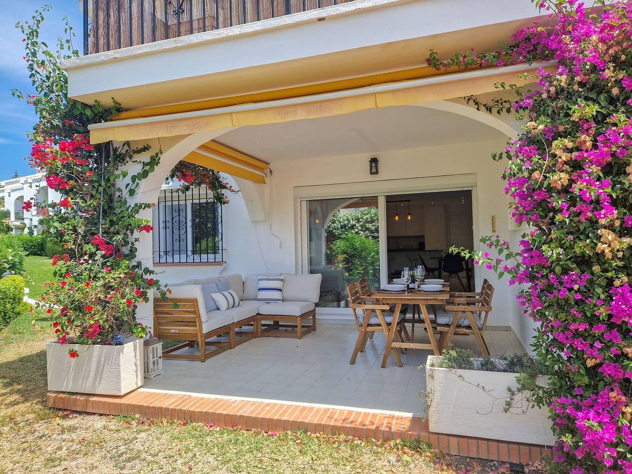 Ganze Wohnung, Modern 2 bedroom garden apt in Benahavis in El Paraiso Golf Estepona, Benahavís