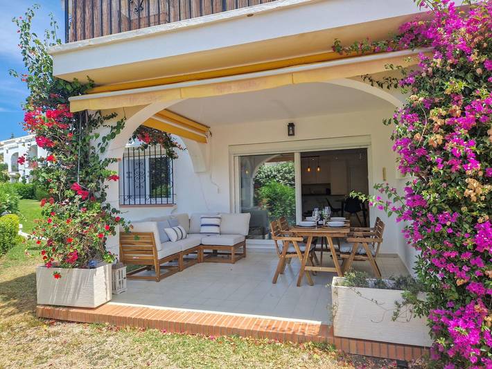 Ganze Wohnung, 2440/Hr1 in El Paraiso Golf Estepona, Benahavís