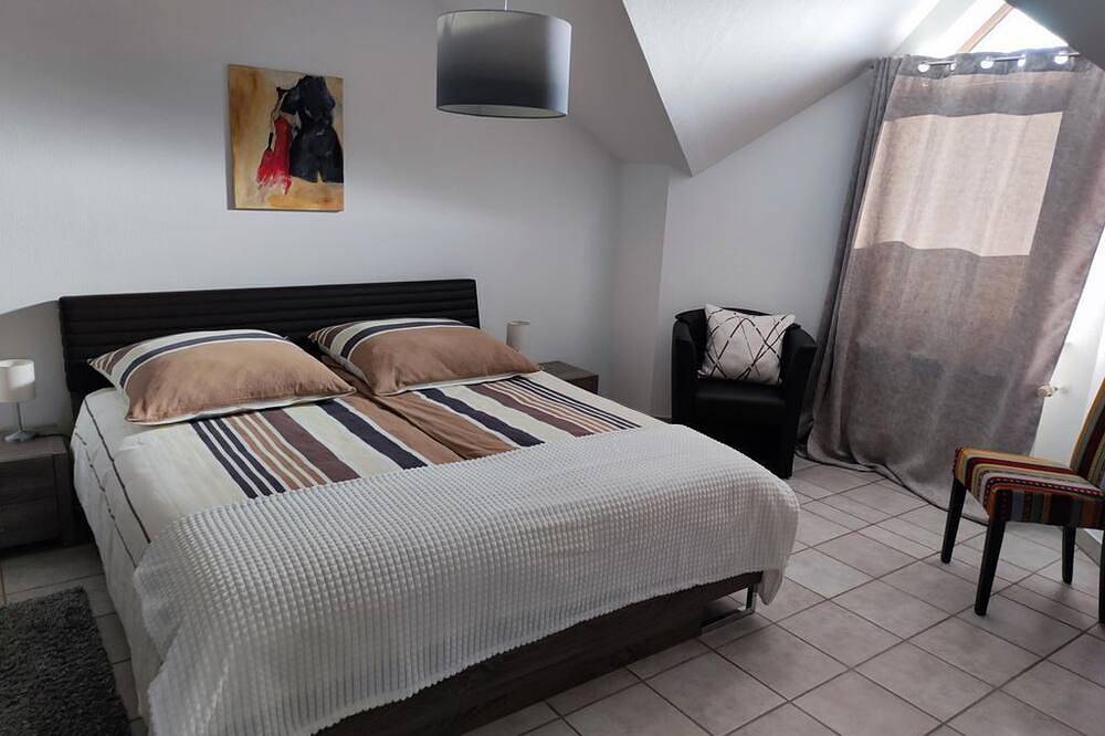 Ganze Wohnung, Ferienwohnung Lore - 2-Bett-Ferienwohnung Dusche und Bad/Wc, 2 Schlafr. in Igel, Landkreis Trier-Saarburg