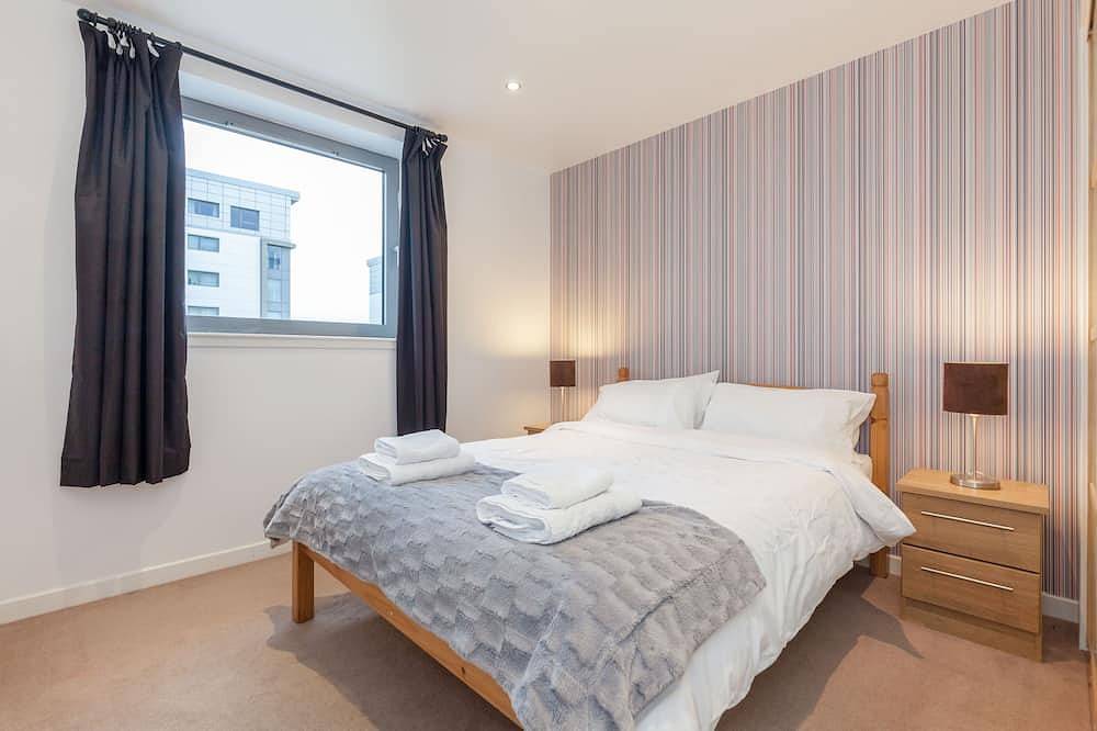 Entire apartment, Providing Stylish City Living within the vibrant shore area in Leith, Edinburgh