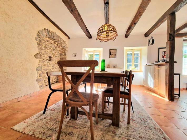 Location de vacances pour 10 personnes, avec bassin pour enfant ainsi que vue et jardin, animaux acceptés à Salmiech - 4