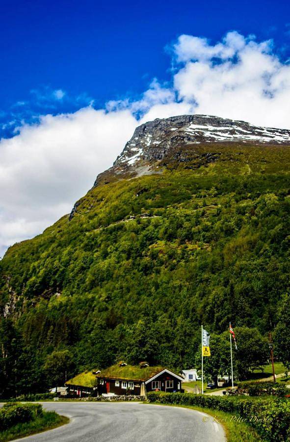 Location de vacances pour 5 personnes, avec jardin ainsi que vue et vue sur le lac dans Geiranger - 4