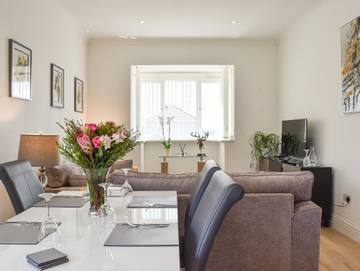 Holiday Rental for 4 People in Llanelli, Carmarthenshire, Photo 3
