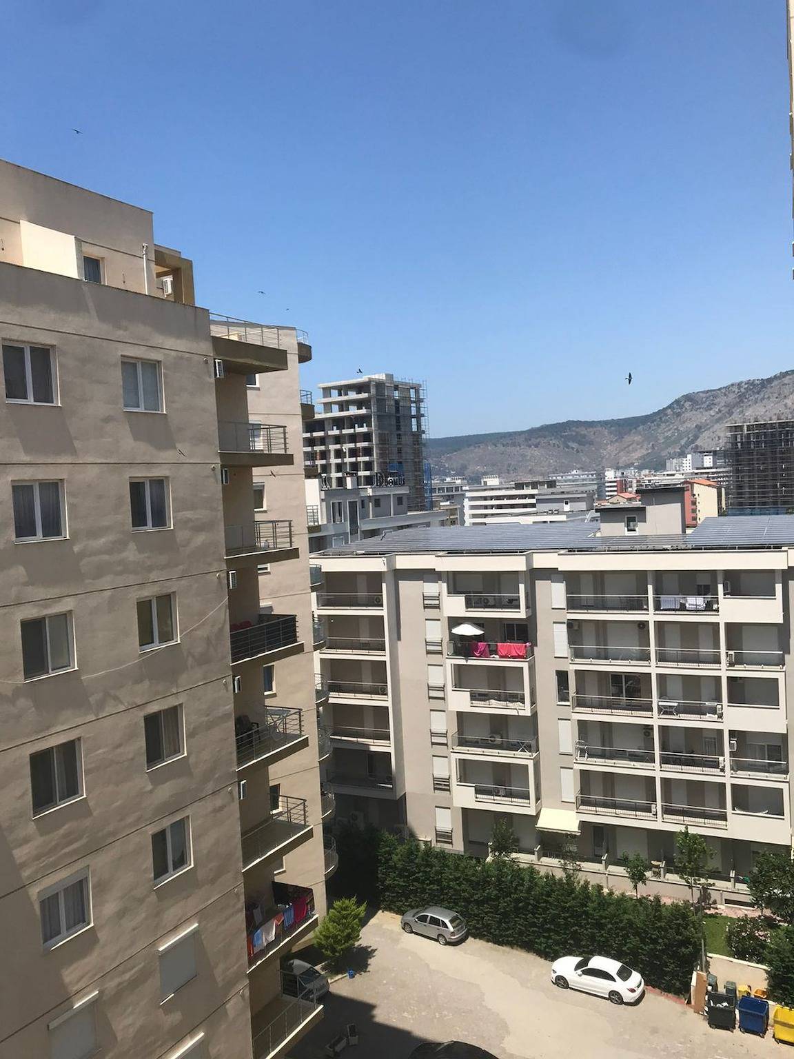 Ganze Ferienwohnung, 1-Bed Sea-View Shengjin Apt - Free Parking & Wifi in Shëngjin, Lezhë