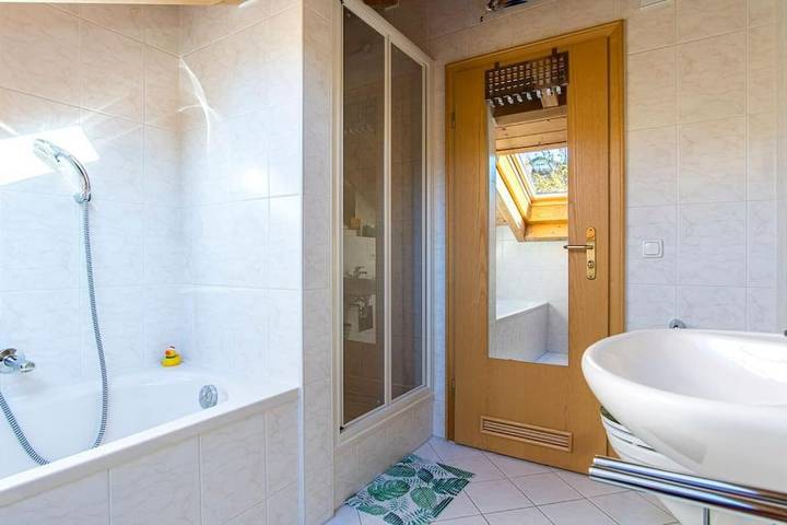 Ferienwohnung für 4 Personen, mit Ausblick und Balkon am Weißensee - 4