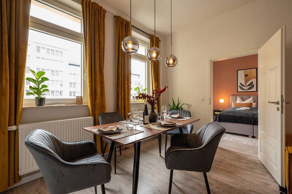 Ganze Wohnung, Maremar Apartments | Design | Boxspringbett | Küche | Zentral | Arbeitsplatz in Gera, Ostthüringen