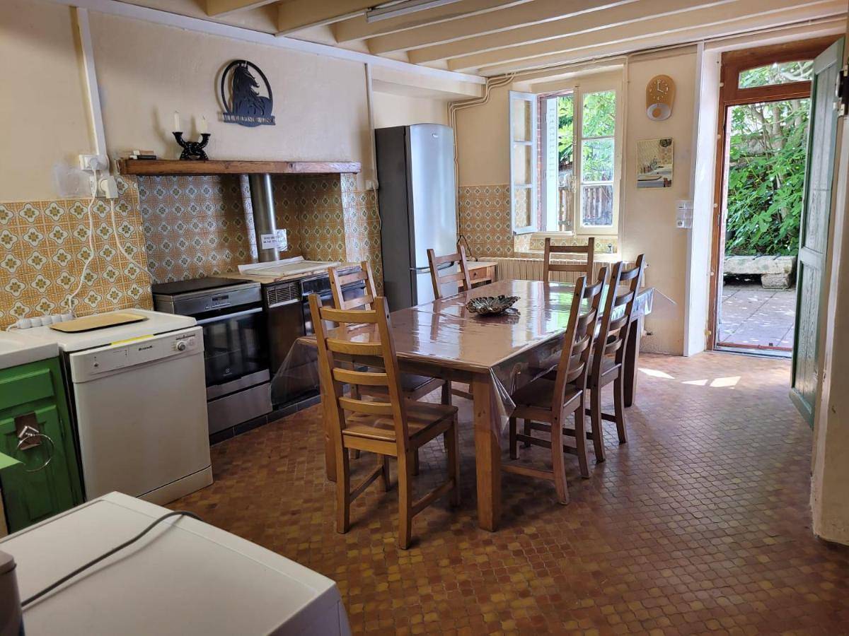 Three-Bedroom House in Ahun, Région de Guéret