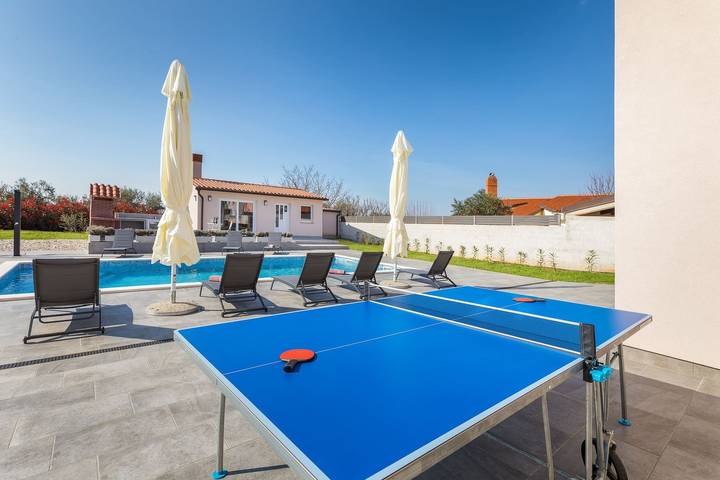 Villa Berg II - Pool, Game Room, Trampoline in Valbandon, Südküste Istrien