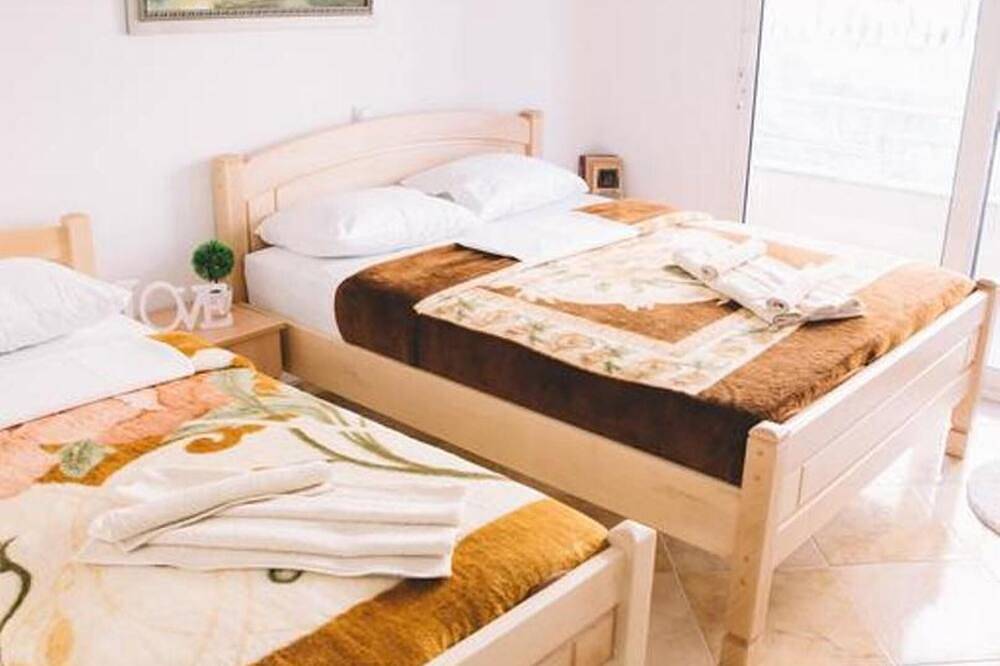 Triple studio with sea view private balcony and kitchenette in Ulcinj, Dulcigno