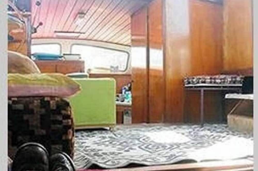 Dormir en un yate a motor in Diemen, Costa Holandesa