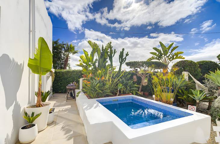 Villa Rafa avec piscine privée, jardin, Wi-Fi et climatisation. in Albufeira e Olhos de Água, District de Faro