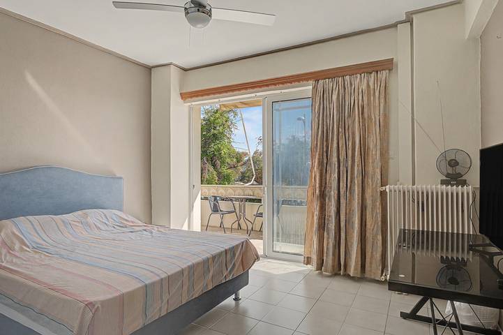 Ganze Wohnung, Ferienwohnung 'Kons Beach Front' mit Meerblick, WLAN und Klimaanlage in Kalamata, Messenien