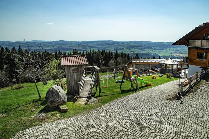 Ferienhaus für 4 Personen, mit Balkon und Terrasse sowie Garten in Neureichenau - 2