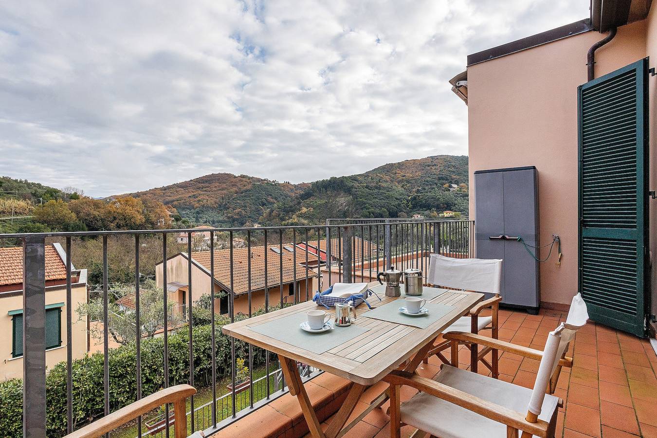 Entire apartment, Apartment 'Lerici – Foyer Verde Mare' with Mountain View, Wi-Fi and Air Conditioning in Lerici Municipality, Natural Park of Montemarcello-Magra-Vara