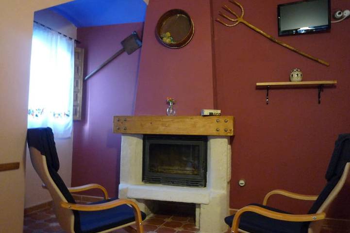 Casa rural para 6 personas, con jacuzzi y balcón, Se admiten mascotas en Maestrazgo