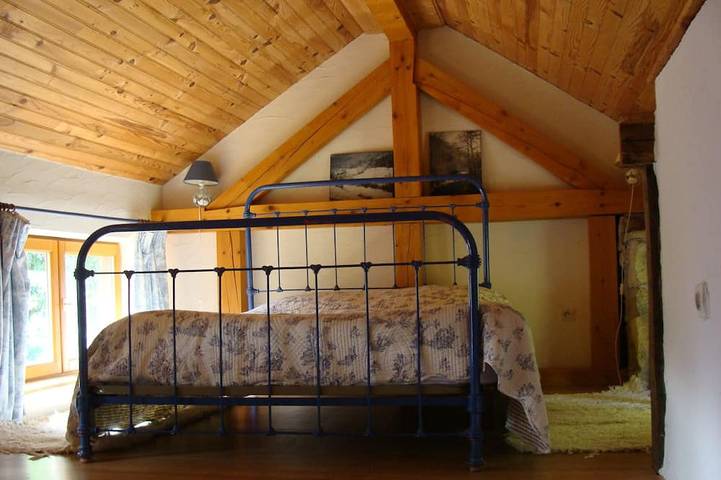 Location de vacances pour 2 personnes, avec jardin et terrasse à Oust - 2