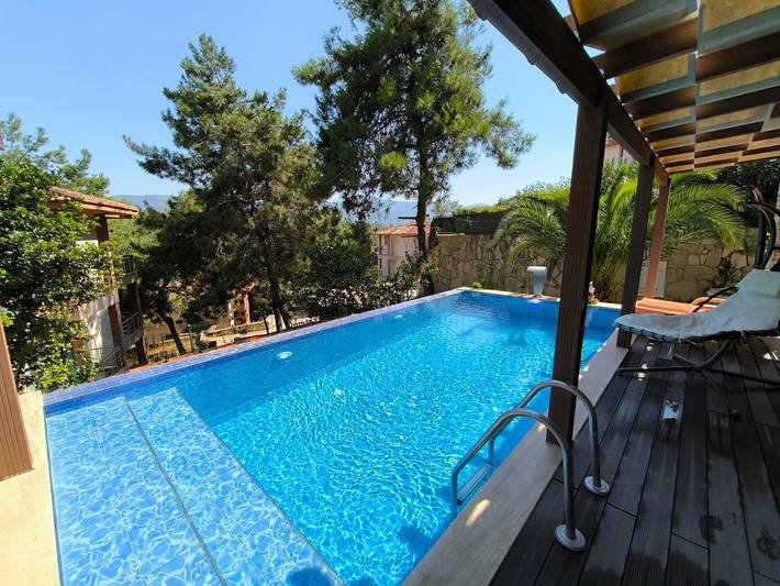 Villa pour 8 personnes, avec piscine ainsi que jacuzzi et jardin à Kusadasi - 2