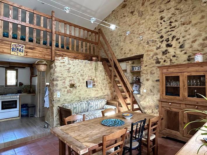 Location de vacances pour 8 personnes, avec vue ainsi que jardin et piscine à Carsan - 4