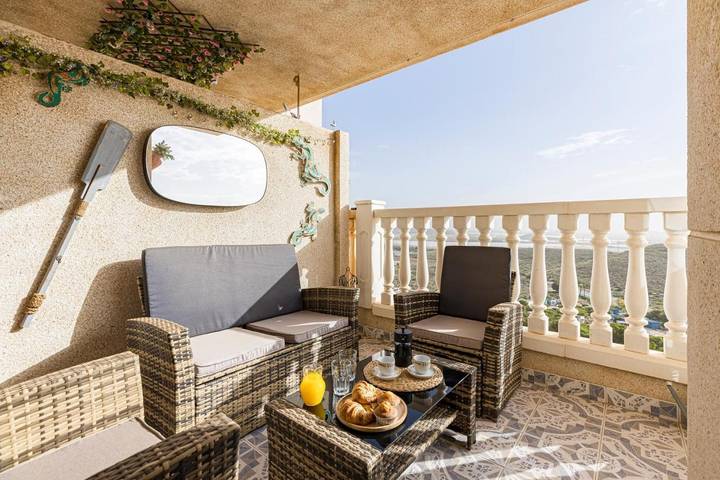 Apartamento de vacaciones para 4 personas, con vistas además de terraza y piscina - 1