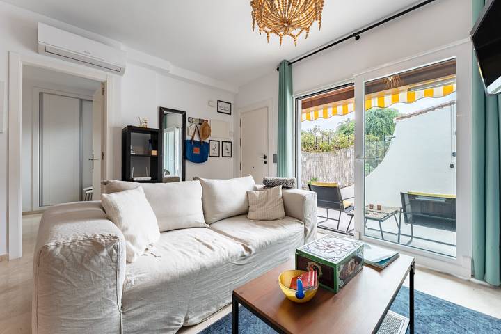 Entire apartment, Apartment 'Mi Patio, Port Of Cabopino' with Shared Pool, Wi-Fi and Air Conditioning in Playa Cabopino, Marbella