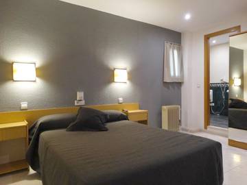 Gîte pour 4 personnes, avec terrasse à Anglès