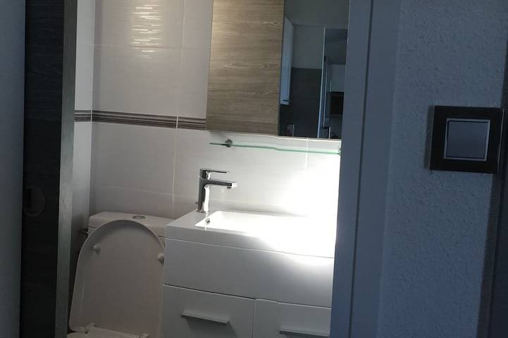 Entire apartment, Sea view apartment 180 ° on the beach of Roquille, feet in the water in Cap d'Agde, Agde