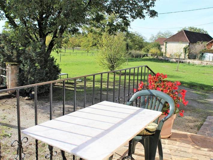 Gîte pour 5 personnes, avec terrasse et jardin à Coulaures